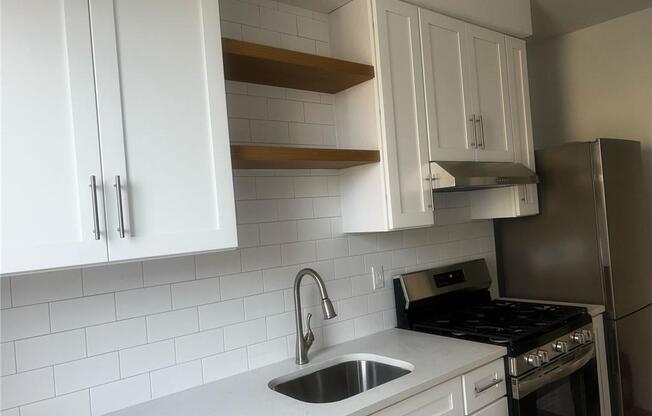 157 E 32 ST