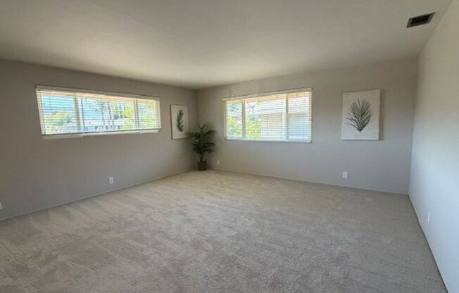 CASTLEWOOD DR 915