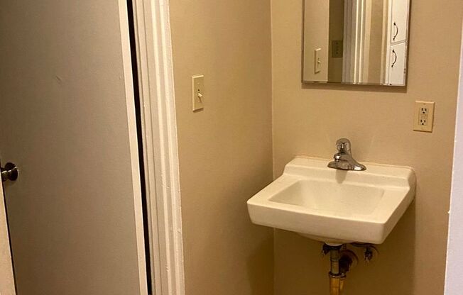 1 bed, 1 bath, 541 sqft, $1,645, Unit 1906-105
