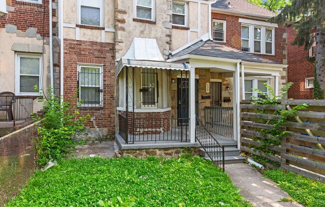 Spacious 3-Bedroom home with Modern Amenities in East Baltimore!