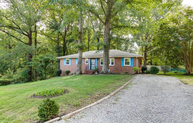 Charming 3-Bedroom Brick Rancher with Spacious Backyard in North Lake Hills!