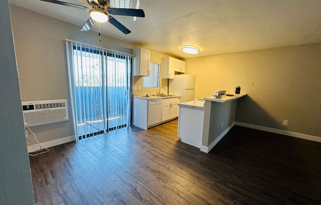 2 beds, 1 bath, 826 sqft, $2,700, Unit 223