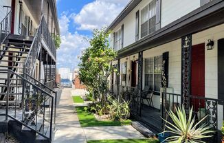 Renovated 2 Bedroom Seminole Heights with Laundry Included