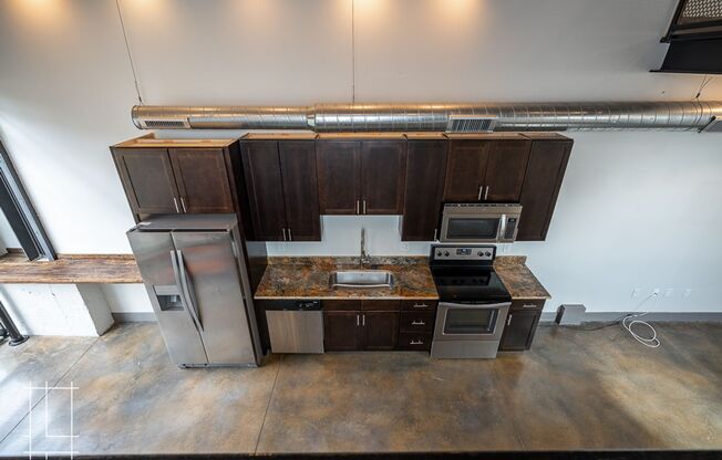 2 beds, 2 baths, $2,300, Unit 727 N. 4th St. Apt. 101