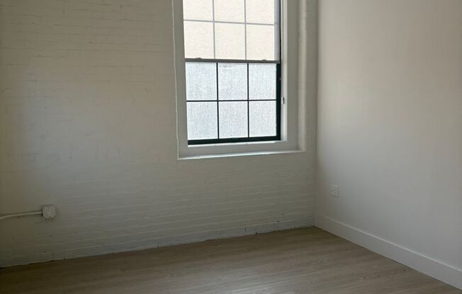 1 bed, 1 bath, 745 sqft, $2,375, Unit 405