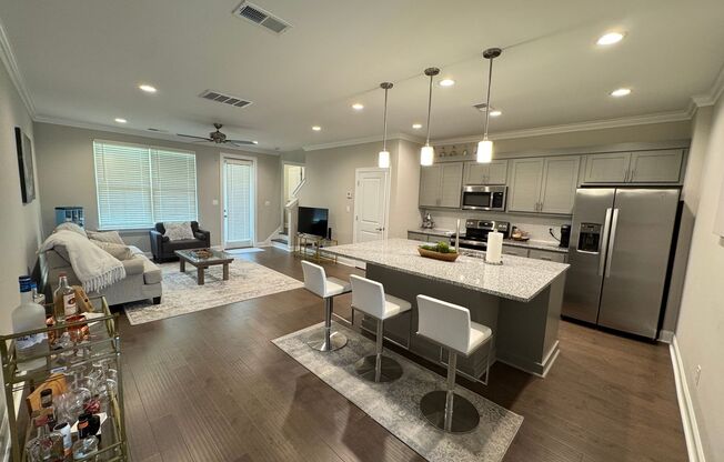 3BR/3.5BA For Rent