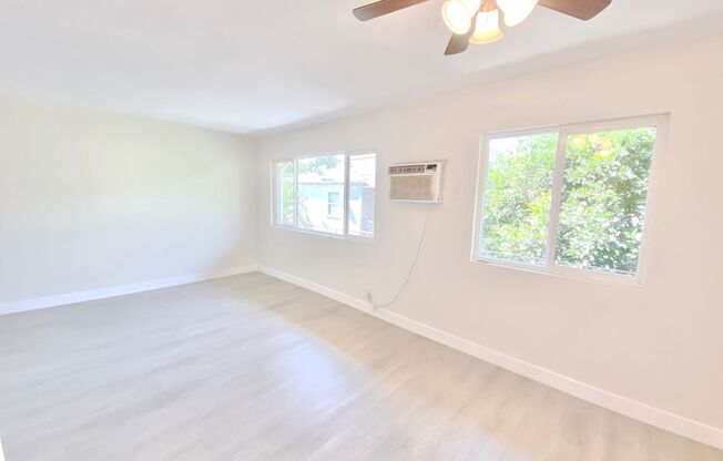 2 beds, 1 bath, $2,195, Unit 7