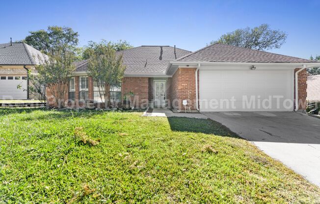 Charming Home Centrally Located in the DFW