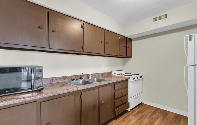 1 bed, 1 bath, 720 sqft, $1,006, Unit 6C