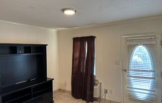 1 bed, 1 bath, $825, Unit Apt C