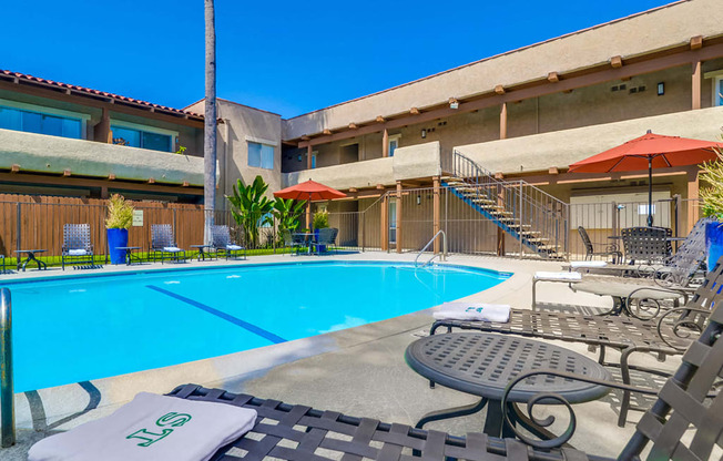SpringTree Apartments Lifestyle - Pool Deck & Pool