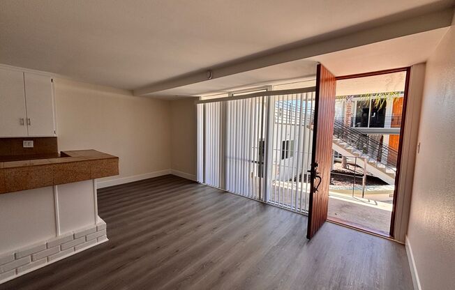 1750-1754 Redondo Ave