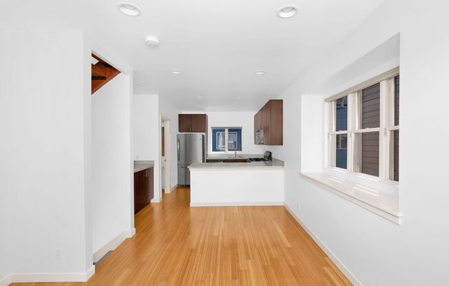 Stunning Townhome in the heart of Columbia City