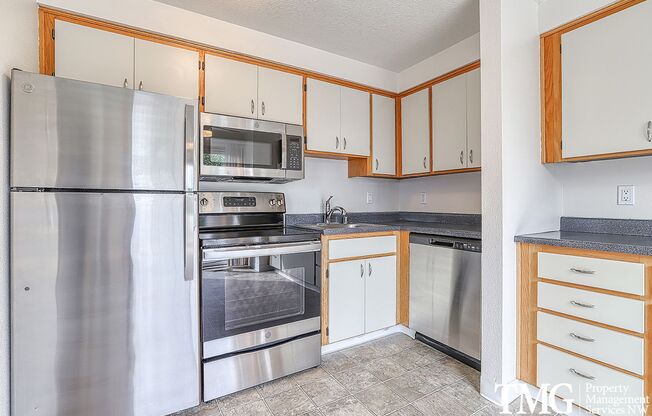 4 beds, 2.5 baths, $2,995, Unit 5017