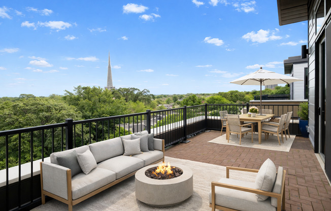 2 beds, 2 baths, 967 sqft, $2,000, Unit 101