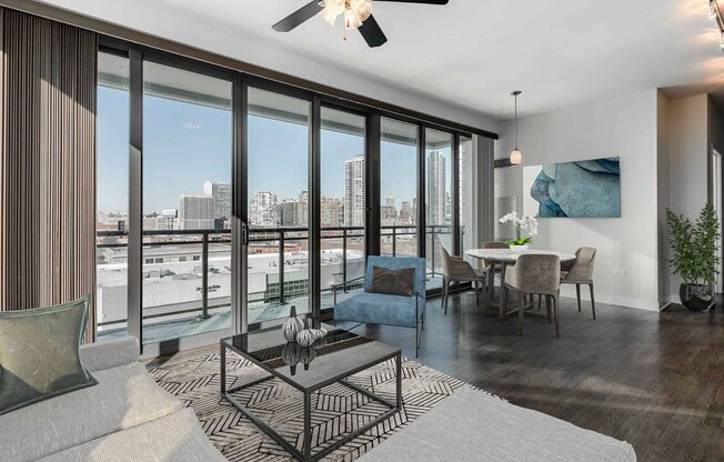 678 W WAYMAN