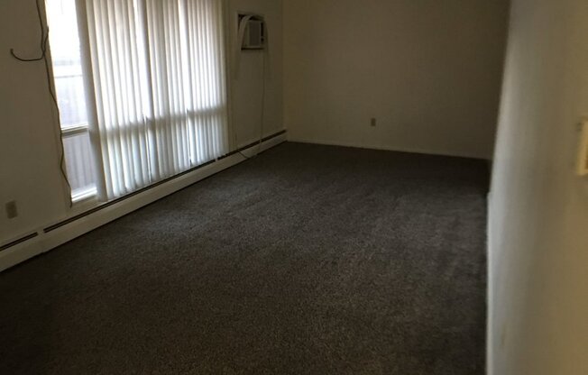 208 E Saint Joseph St