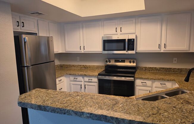 Charming 3 bed 2 bad located at Park 1