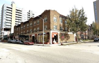 1800 N Farwell Apartments