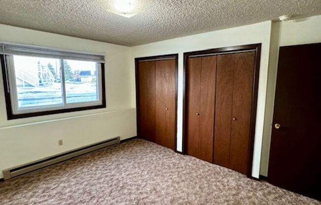 2 beds, 1 bath, $1,825