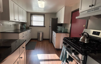 3701 N RACINE