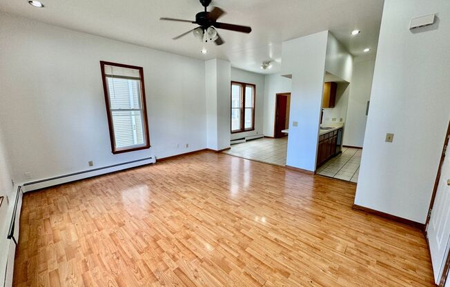 3 beds, 1 bath, $1,650, Unit 1