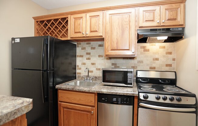 Studio, 1 bath, 350 sqft, $780, Unit 4112 Wyndsor Terrace Building 1 #14