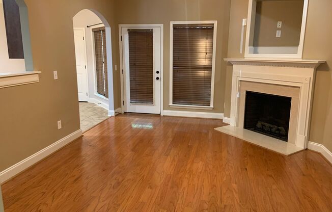 Luxurious Townhouse in Auburn!
