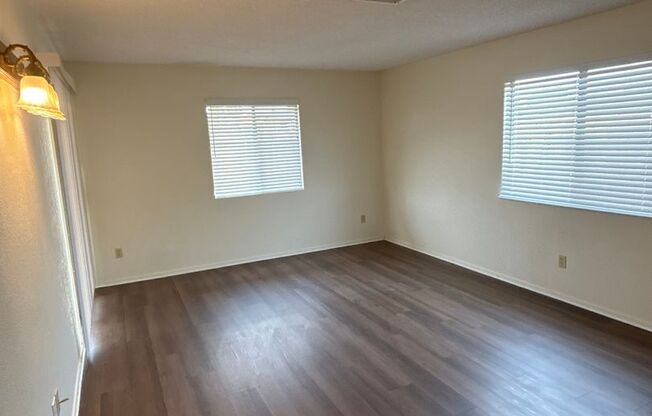 2 beds, 1 bath, $1,250