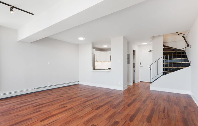 1 bed, 1.5 baths, 667 sqft, $2,400, Unit 16B