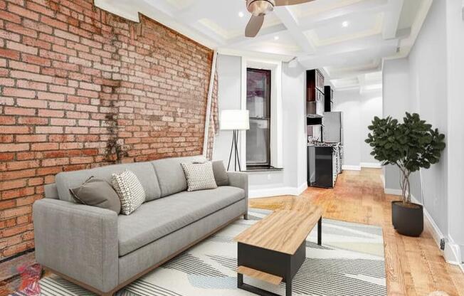 3 W 103 ST