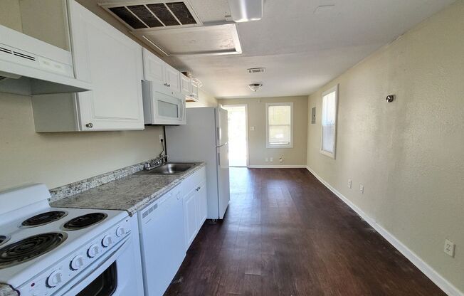 1 bed, 1 bath, 424 sqft, $850, Unit Unit A