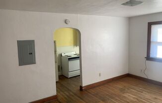 1 bed, 1 bath, $850, Unit 7 1/2 APT 2