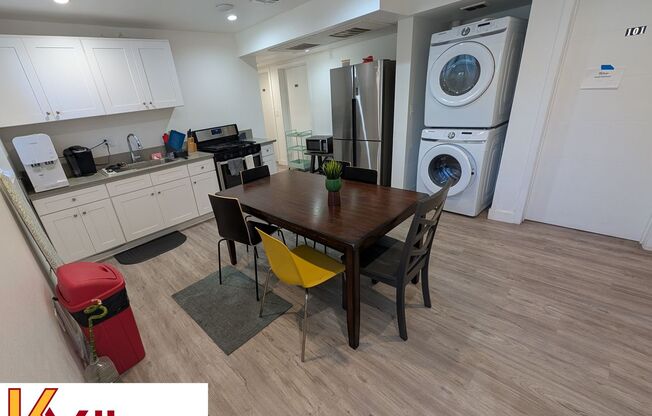 1528  W 36TH PL