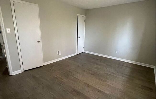 2 beds, 1.5 baths, 1,000 sqft, $925, Unit 11