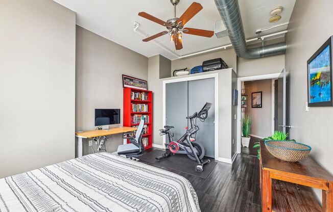 2 beds, 2 baths, $4,000, Unit # 1017