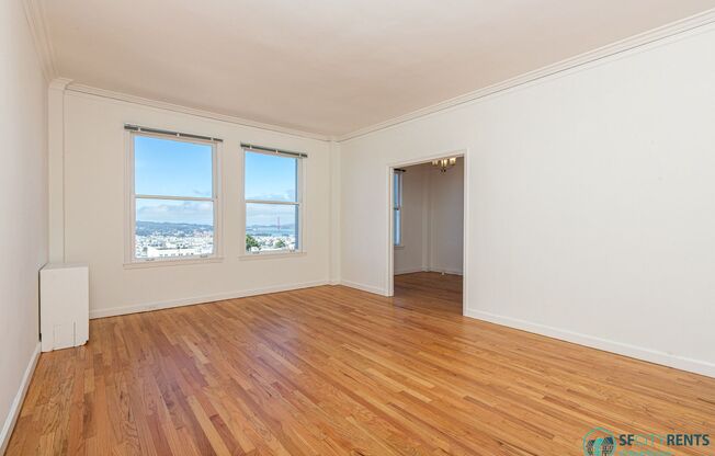 Russian Hill: 6th Floor Apartment w/ Golden Gate Bridge Views, FREE Utilities & Laundry Onsite