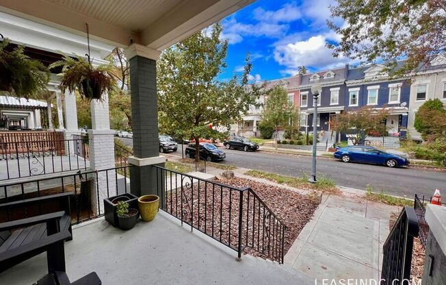 624 LAMONT ST NW