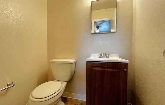 2 beds, 1.5 baths, 948 sqft, $995, Unit Unit 130