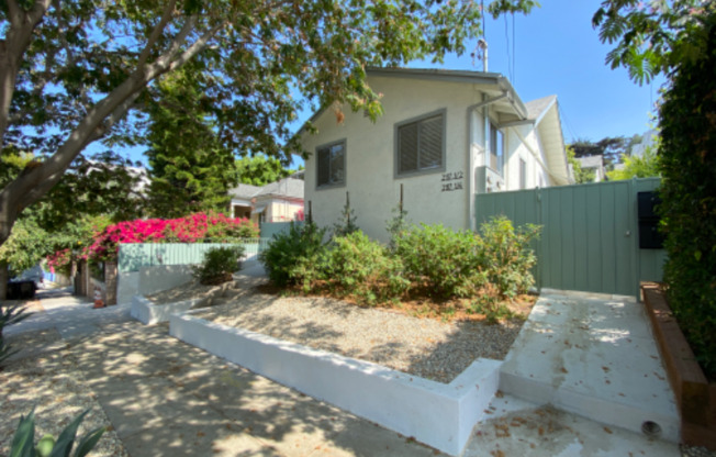 2117 AARON ST