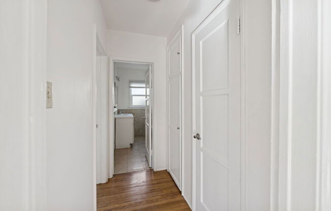 1556 S BEVERLY GLN BLVD