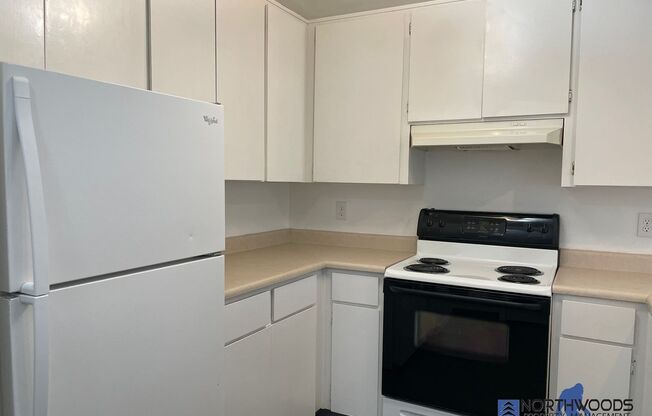 2 beds, 1 bath, $1,200, Unit # 5