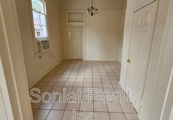 422 S SALCEDO ST