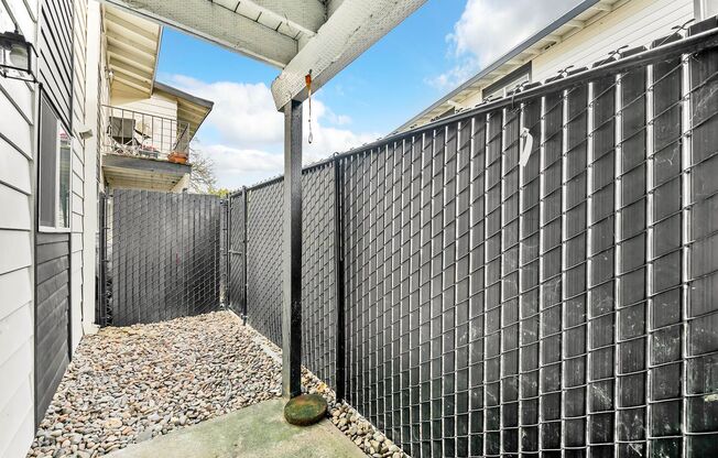 2 beds, 1 bath, 880 sqft, $1,395, Unit #1