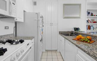 1 bed, 1 bath, 632 sqft, $6,295, Unit 4M