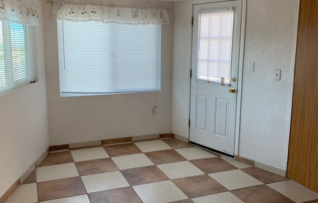 2 beds, 2 baths, $1,600