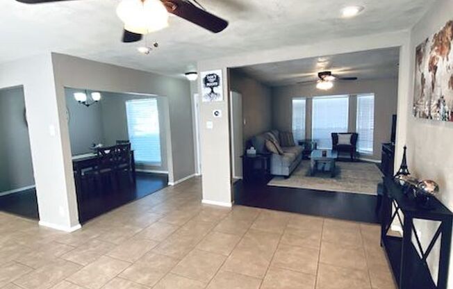 Beautiful 1 story - Great Central Location