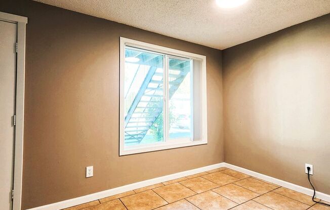 2 beds, 1 bath, 830 sqft, $1,315, Unit N-141