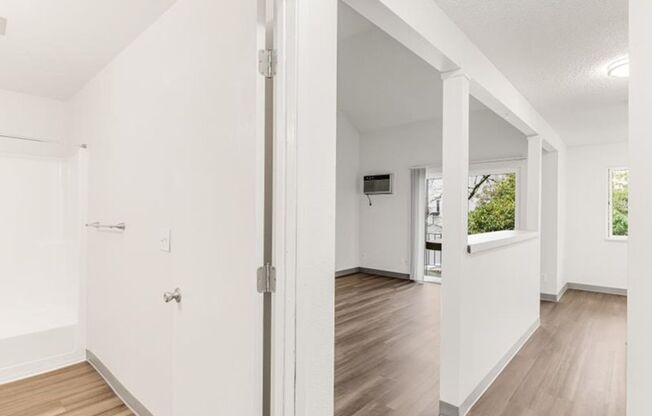 1 bed, 1 bath, 788 sqft, $1,295, Unit 103