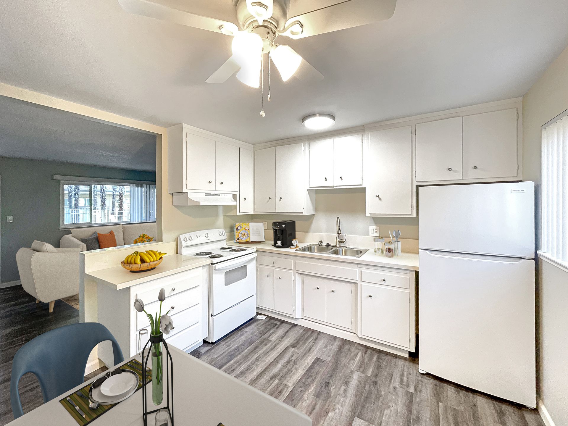 Brentwood Apartments at 2823 - 2831 El Camino Avenue